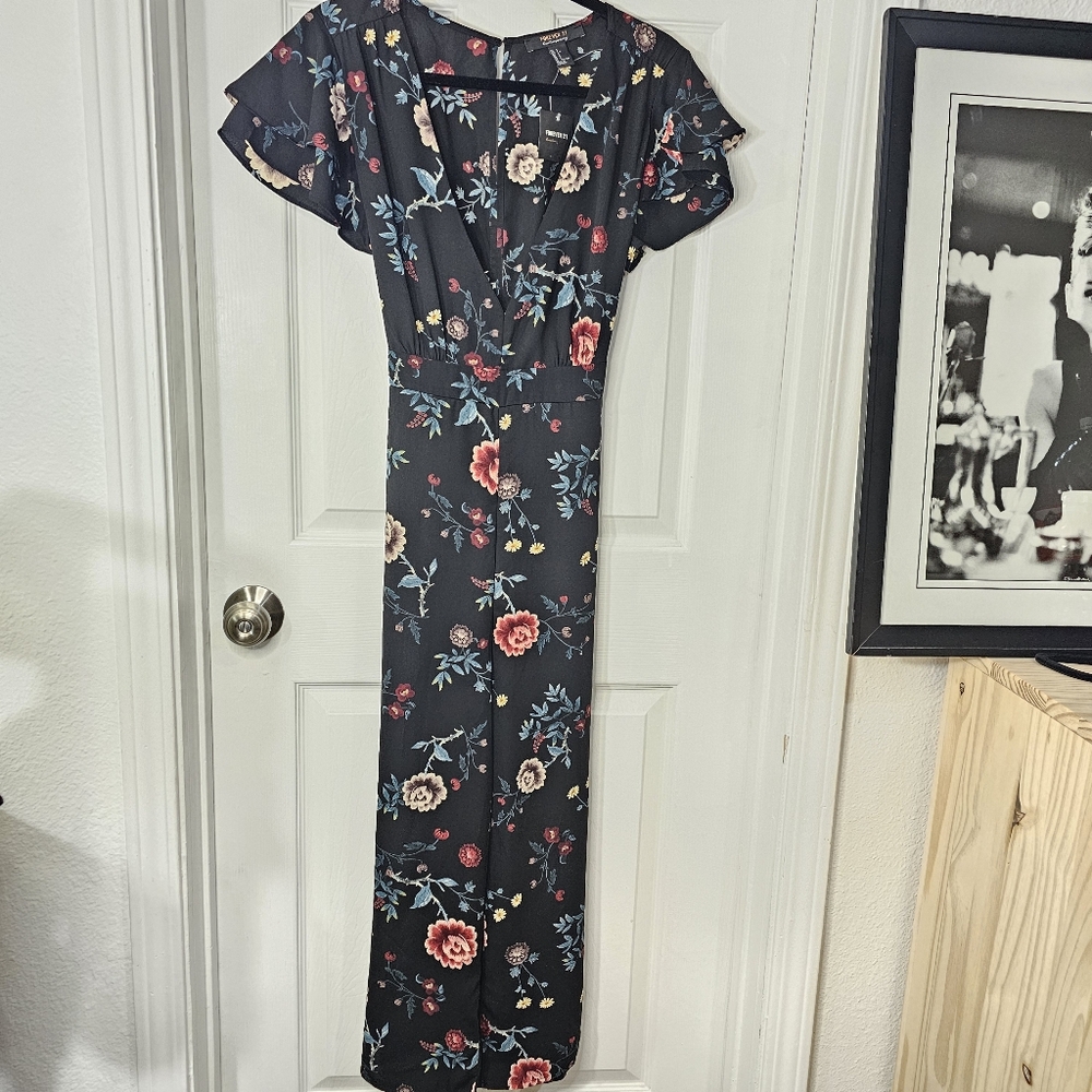 Forever 21 Contemporary Size Large Black Floral Jumpsuit NWT